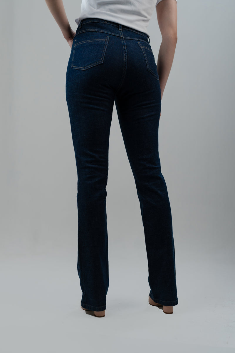 CALÇA JEANS RETA FEMININA LAVAGEM ESCURA